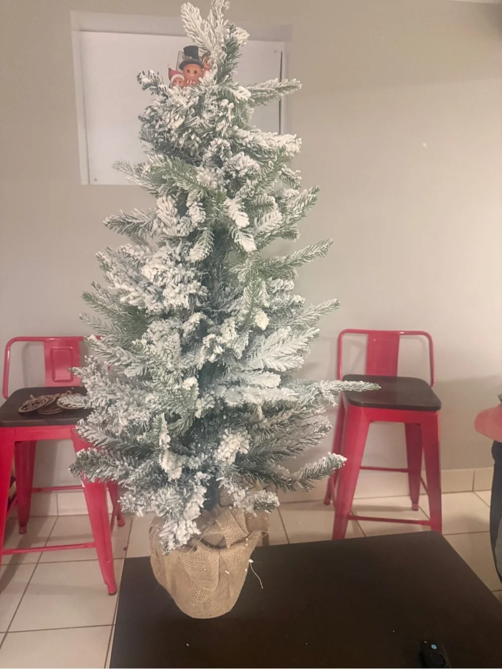 Flocked Green Holiday Pine Tree with Burlap Base